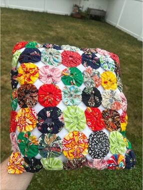 Vintage Handmade Yo-Yo Quilt Pillow Cover 13x13” Cottagecore